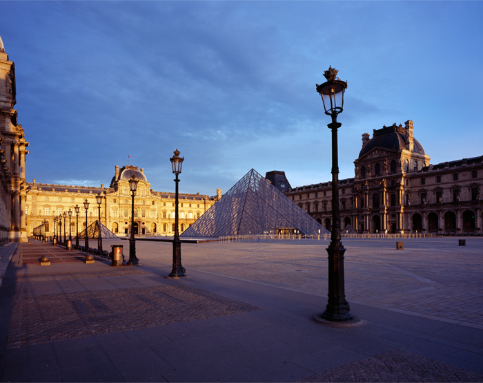 Covid-19, Le Louvre, Paris, France