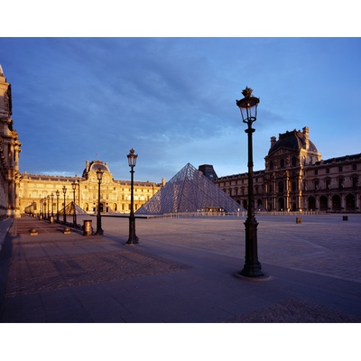 Covid-19, Le Louvre, Paris, France