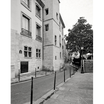 Covid-19, Rue des Ursins, Paris, France